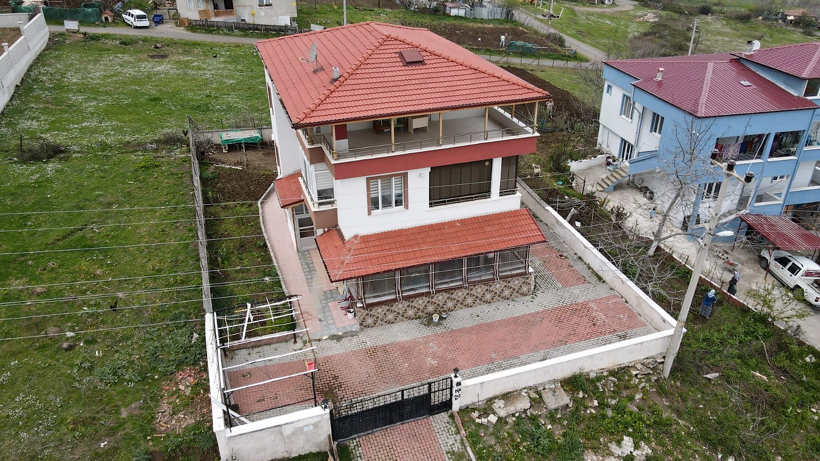 SAMSUN ATAKUM ÇAKIRLARDA DENİZ MANZARALI 3KATLI MÜSTAKİL VİLLA